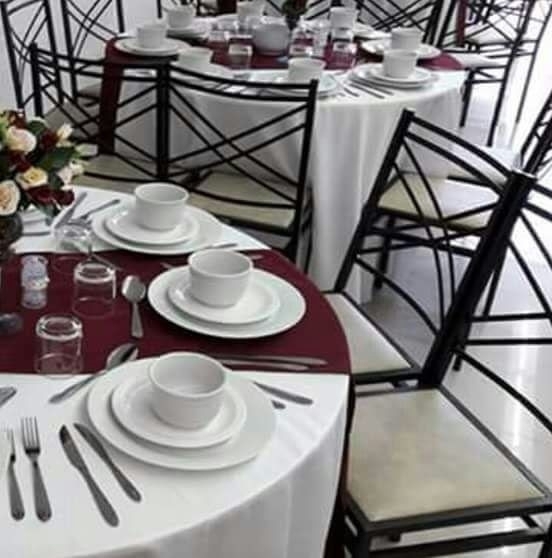 A Bela Vista Decorações oferece a elegante Cadeira de Ferro Empilhável Duplo X Dourada, uma excelente opção para casamentos, festas, recepções, eventos corporativos, buffets e empresas de locação que buscam unir sofisticação, resistência e praticidade.
