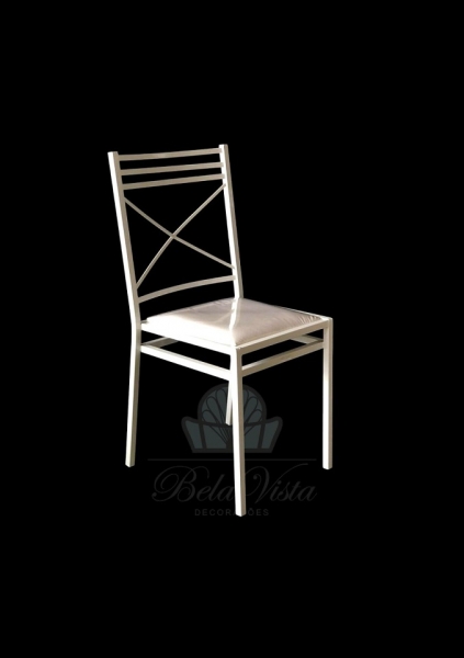 A Bela Vista Decorações oferece a Cadeira de Ferro Empilhável Três Detalhes, uma excelente escolha para festas, casamentos, buffets, eventos corporativos e empresas de locação. 