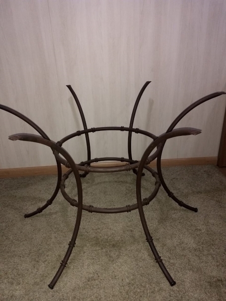 A Bela Vista Decorações oferece a elegante Base Fixa Tiffany, desenvolvida para quem busca sofisticação, estabilidade e um design diferenciado para compor ambientes residenciais, comerciais e eventos.
