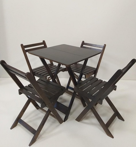 A Bela Vista Decorações oferece o Jogo de Mesa 70x70 com 4 Cadeiras, uma solução prática, resistente e elegante para festas, eventos corporativos, buffets, áreas de convivência e empresas de locação.